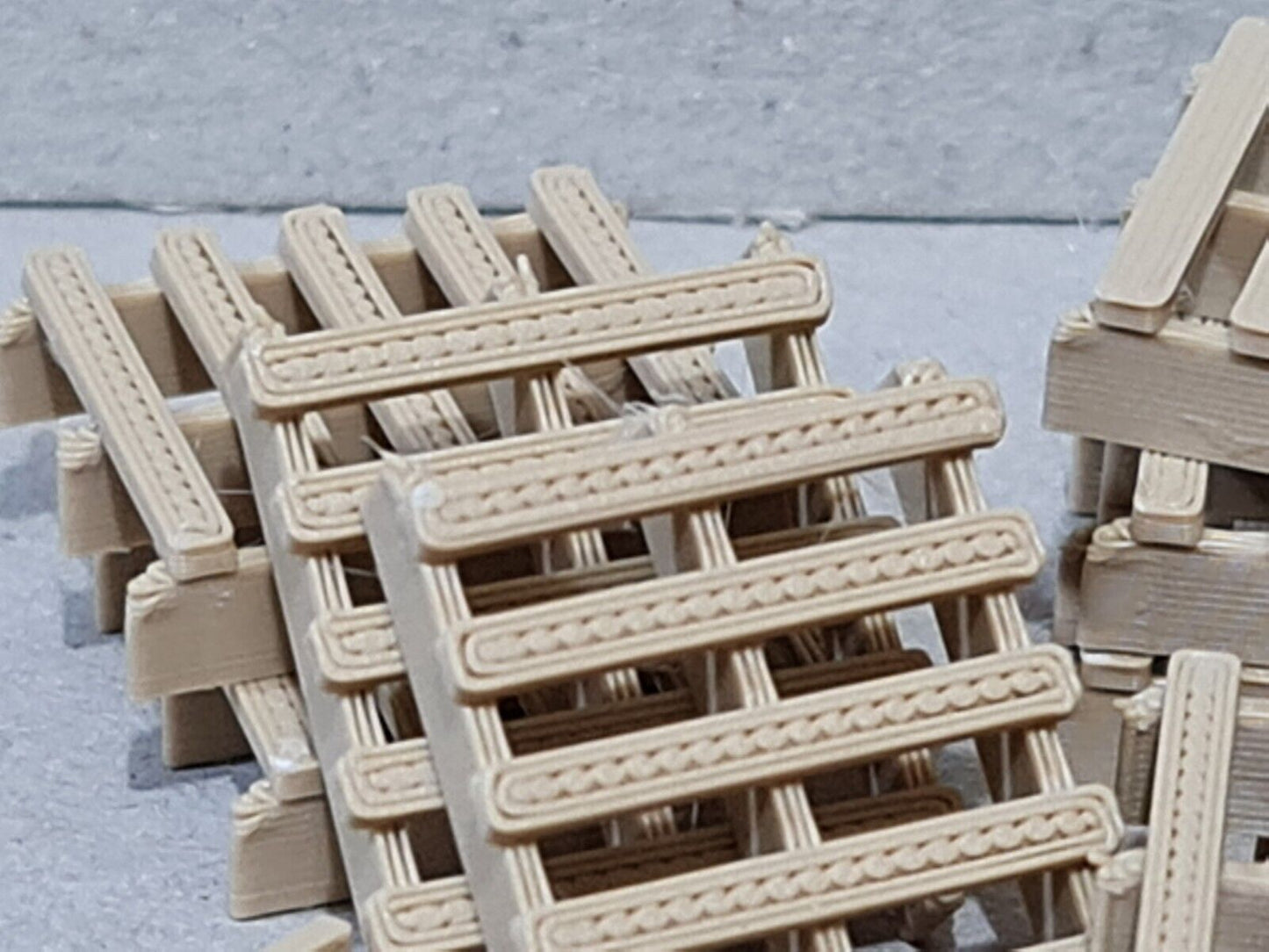 009 00-9 Narrow Gauge Wood Colour Pallets 1:76 Models Train Railway (25 Pack)