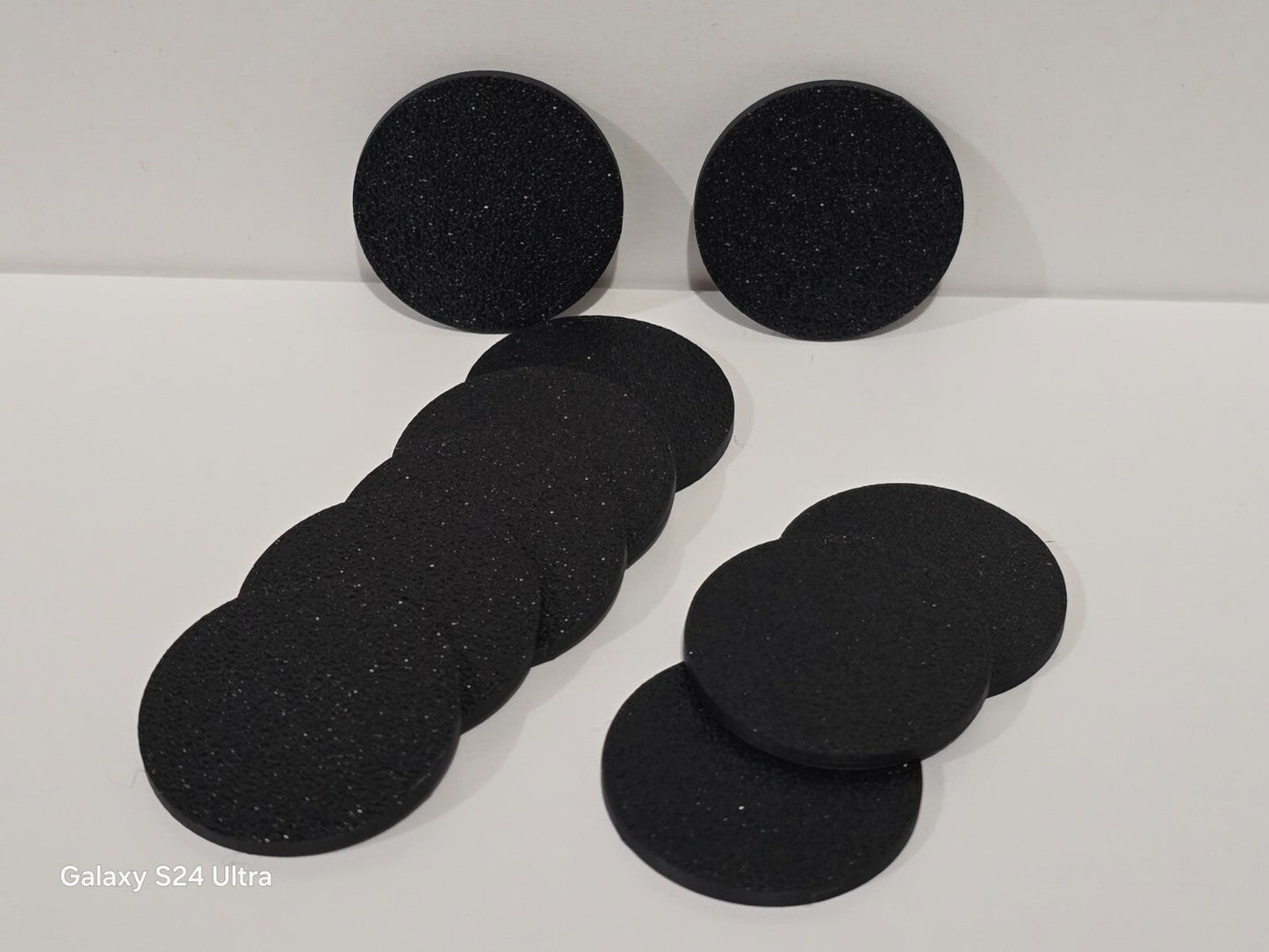 10pcs 40mm Round Small Miniature Model Bases 2mm Deep Thick Circular Base Black