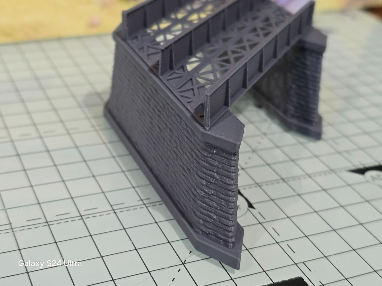 Z Gauge 45 deg Double Track Iron Girder Bridge Model Railway Layout 1:220 Scale