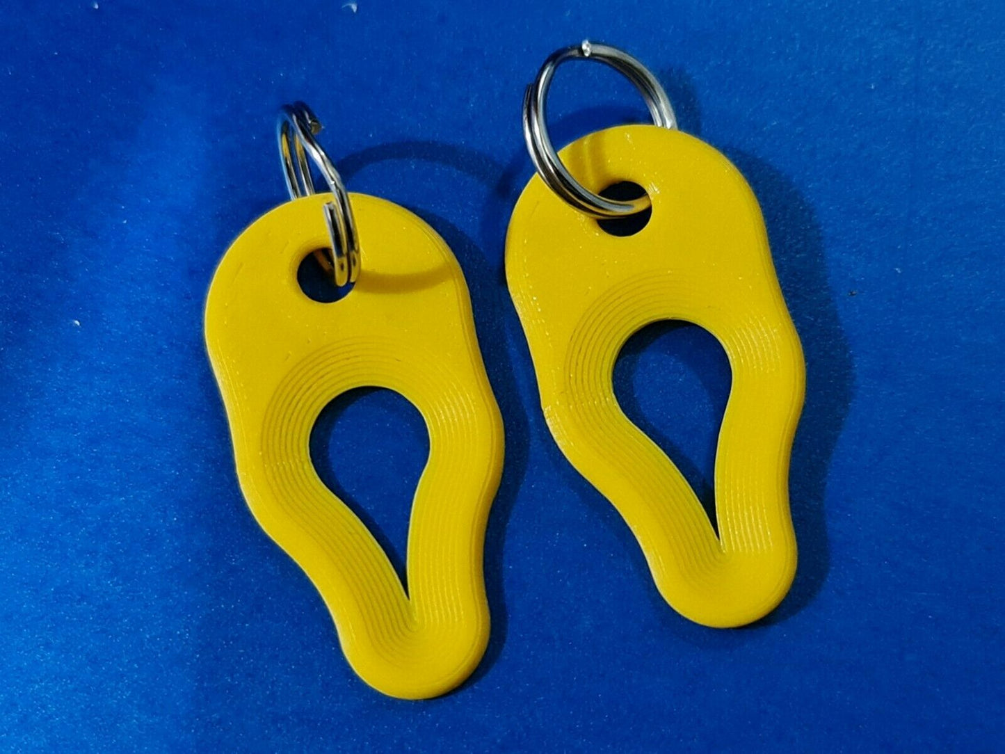 2 x Key Ring Tick Removal Tools Yellow PLA Plastic Biodegradable, dog cat horse
