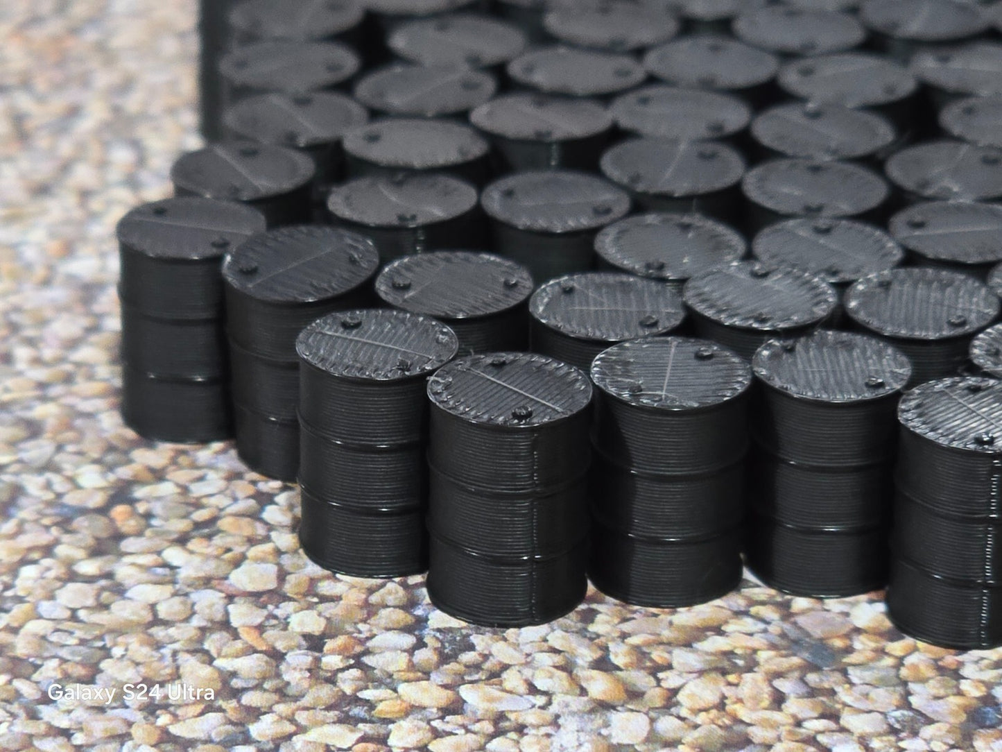 Oil Drum Barrels OO Gauge New Black 1:76 Scale Models Train Railway 100 Pack