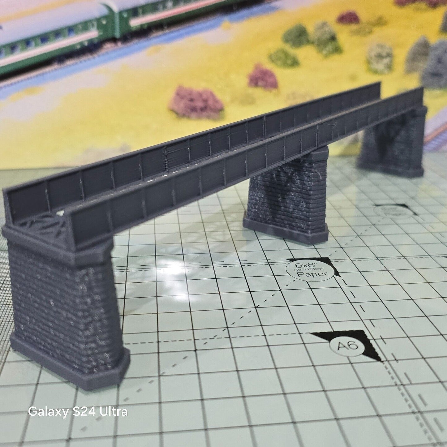 Z Gauge Single Track Iron Girder Bridge Model Railway Train Layout 1:220 Scale