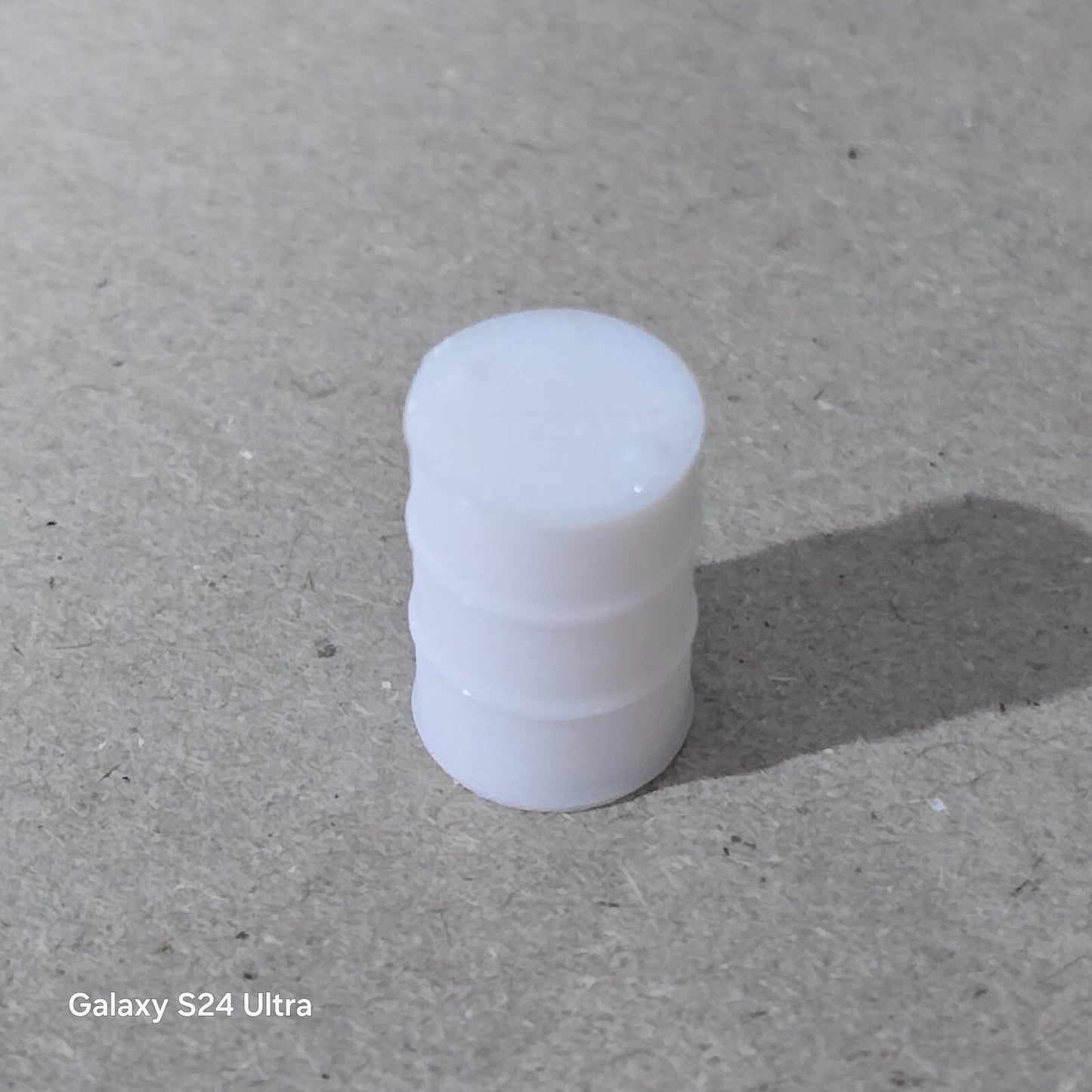 Oil Drum Barrels New 40 Pack + 10 Pallets OO Gauge 1:76 Model Railway