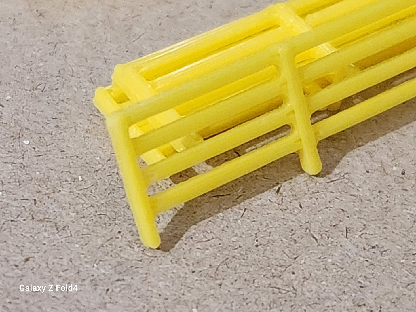 Fencing Railings N Gauge New 10 Pack Yellow 1:148 Scale Models Train Railway