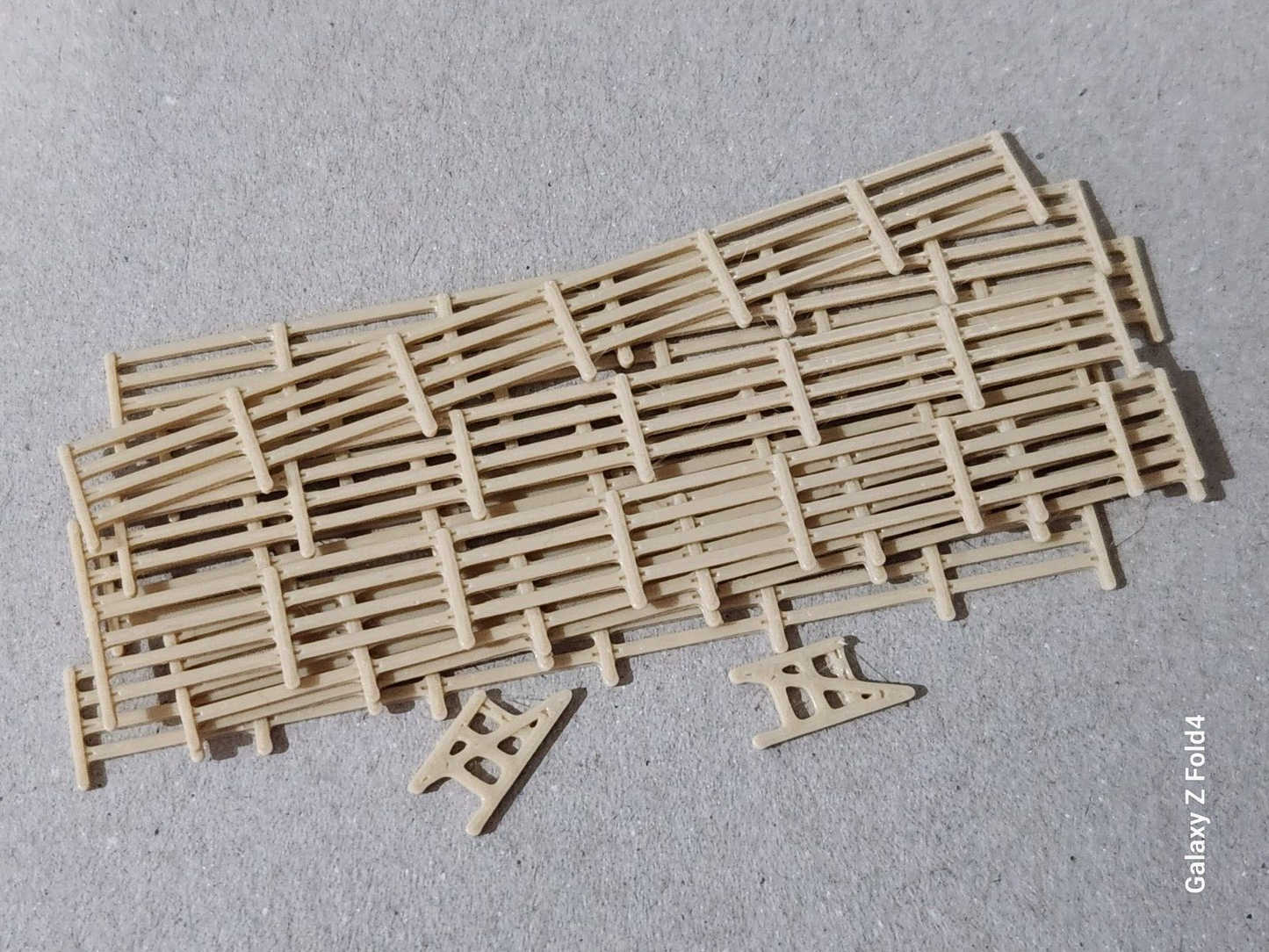 Fencing Railings N Gauge New 10 Pack Wood 1:148 Scale Models Train Railway