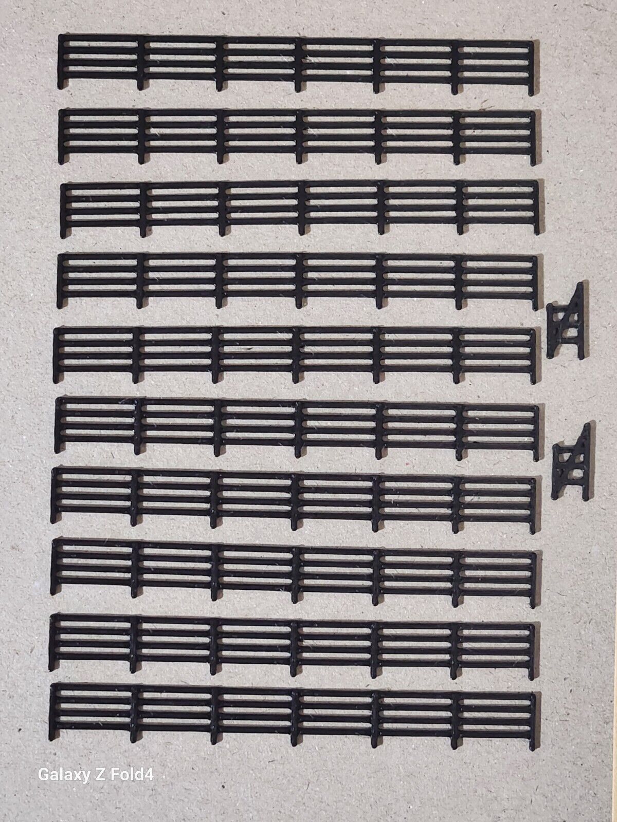 Fencing Railings N Gauge 50 Pack of Mixed Colour 1:148 Scale Model Train Railway