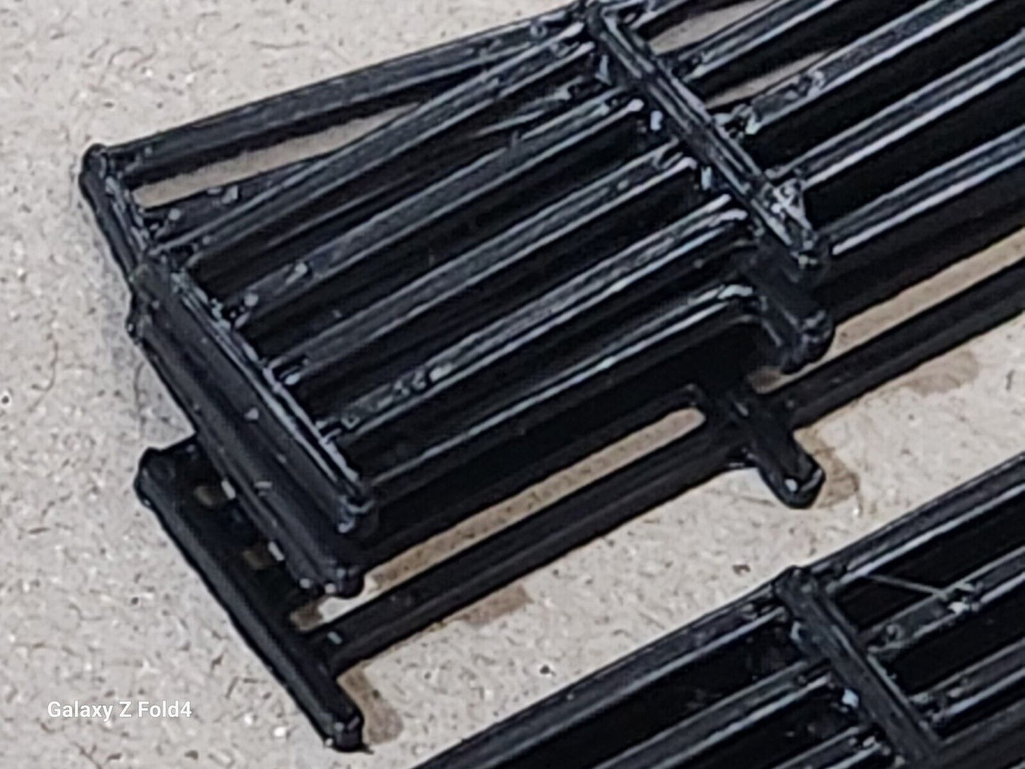 Fencing Railings N Gauge 50 Pack of Mixed Colour 1:148 Scale Model Train Railway