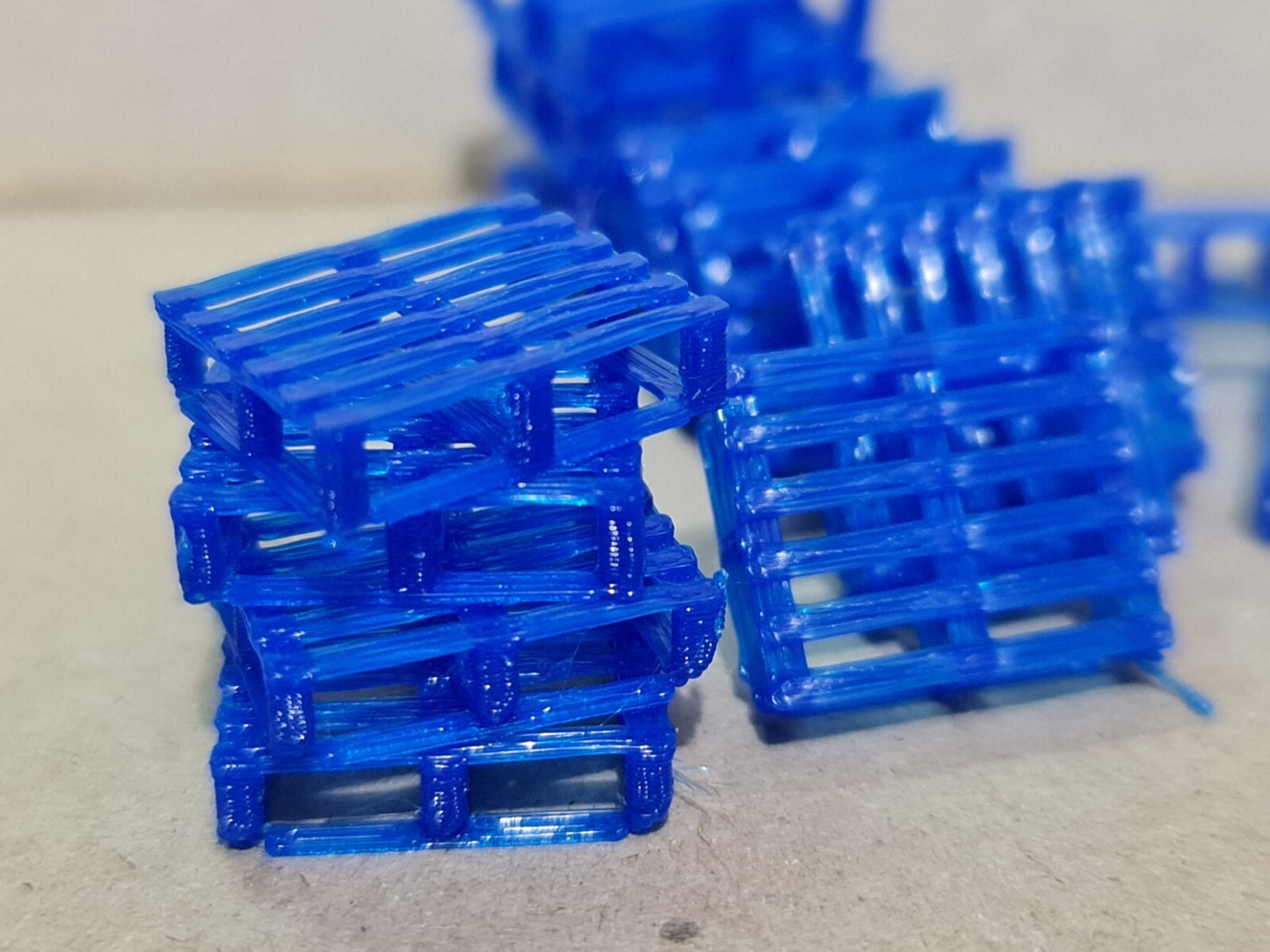 New Chep Blue Pallets OO Gauge 1:76 Scale Models Train Railway (20 Pack)