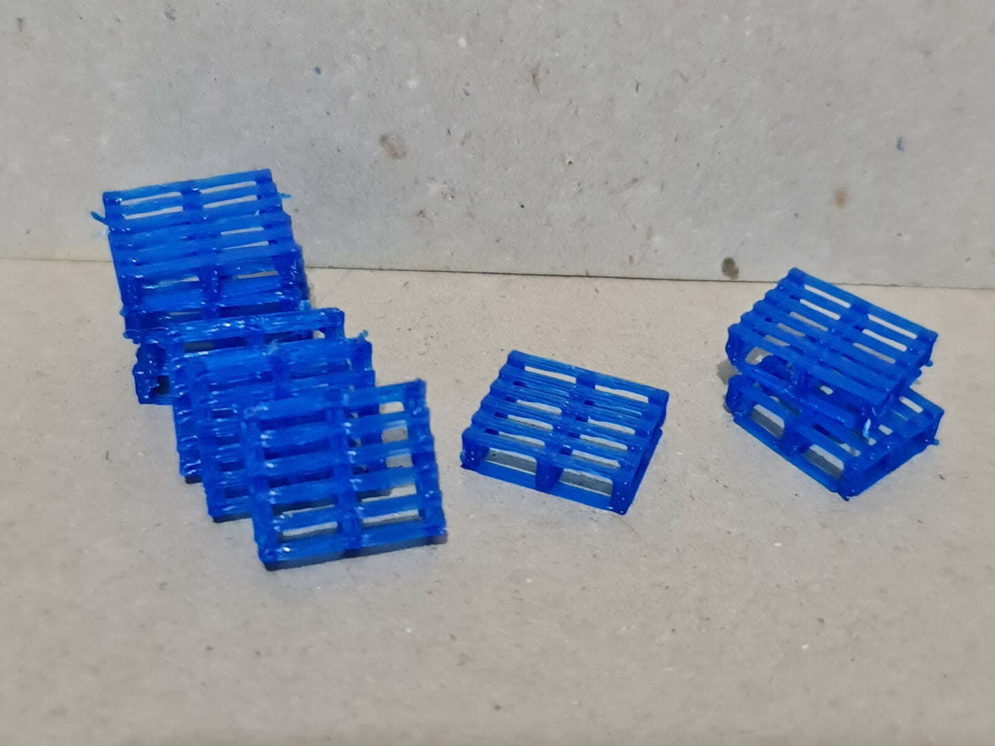 New Chep Blue Pallets OO Gauge 1:76 Scale Models Train Railway (20 Pack)