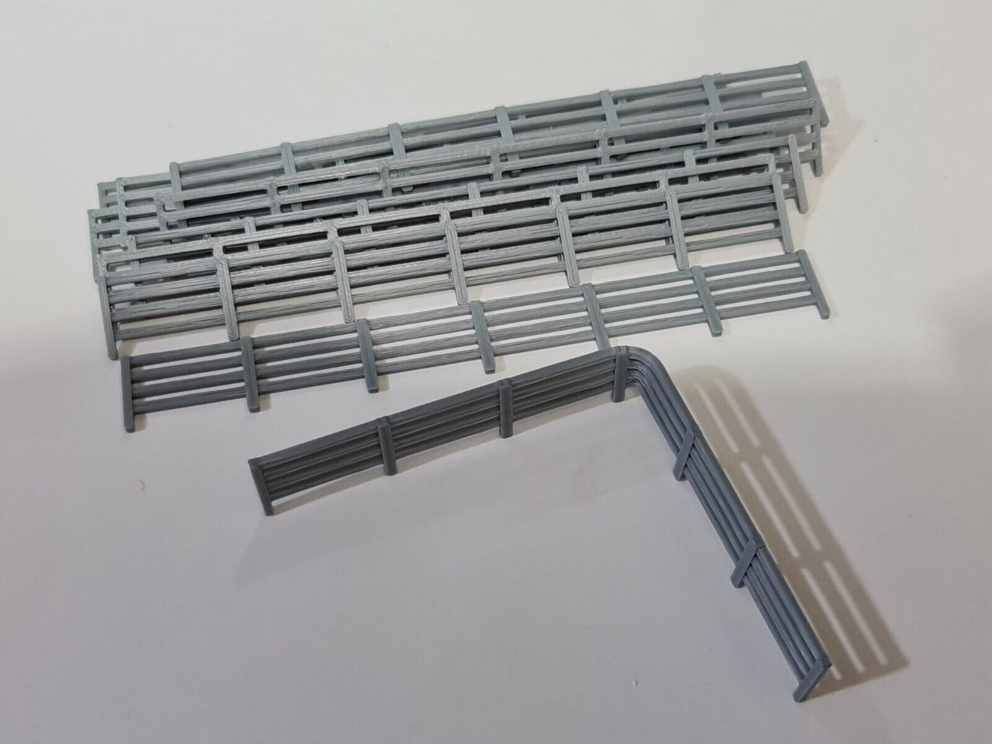 Fencing Railings OO HO New 20 Pack Brown Gauge 1:76 Scale Models Train Railway