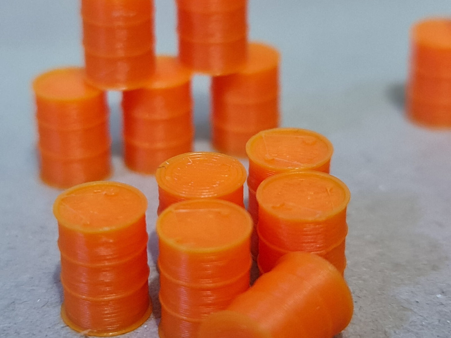Oil Drum Barrels OO Gauge New Gulf Orange 1:76 Models Train Railway 18 Pack