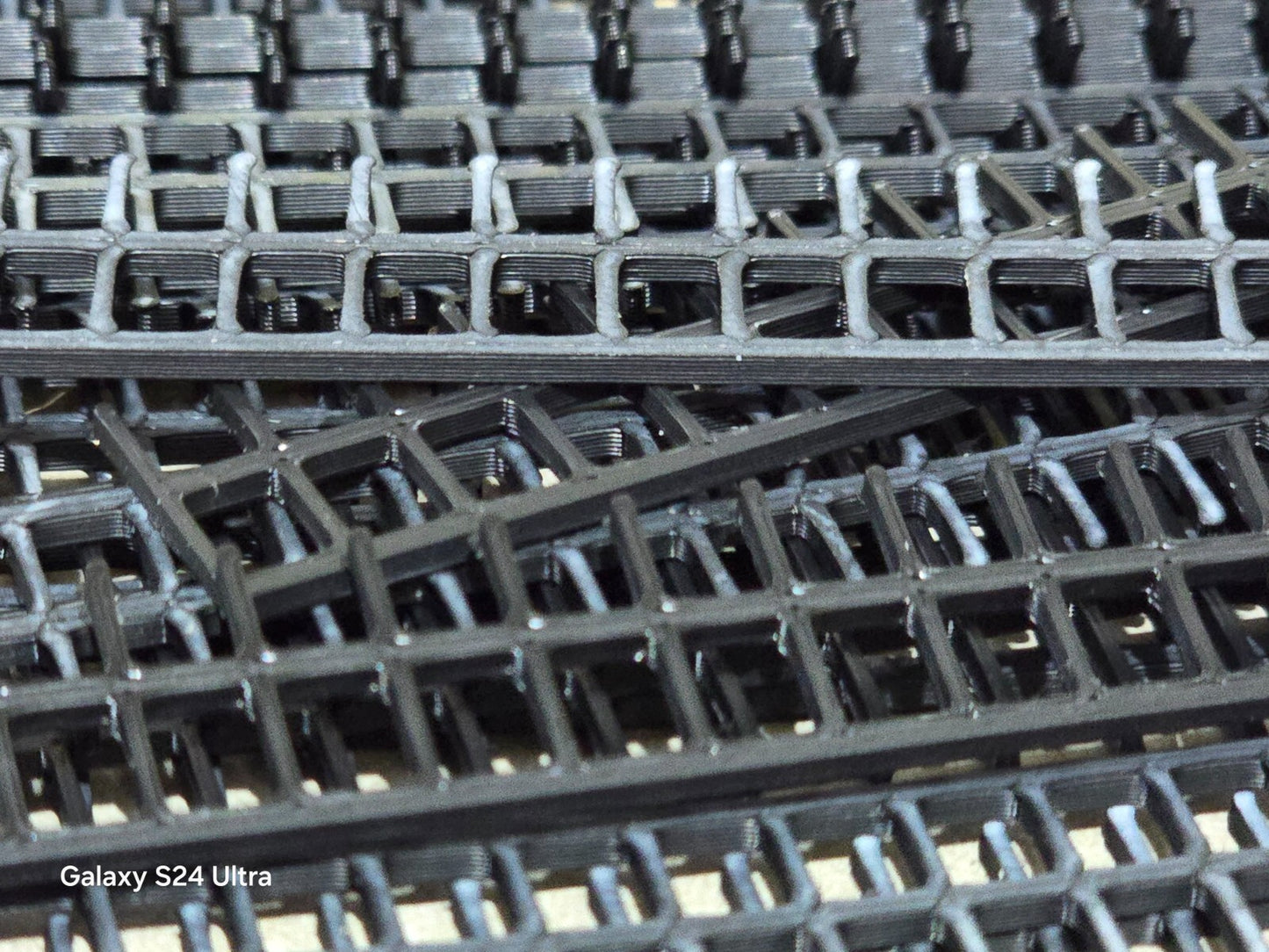 Fencing Railings OO HO Gauge New 25 Pack Black 1:76 Scale Models Train Railway