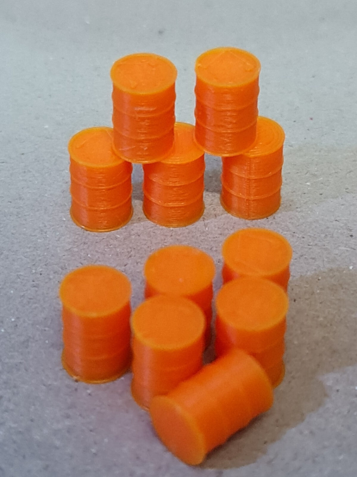 Oil Drum Barrels OO Gauge New Gulf Orange 1:76 Models Train Railway 18 Pack