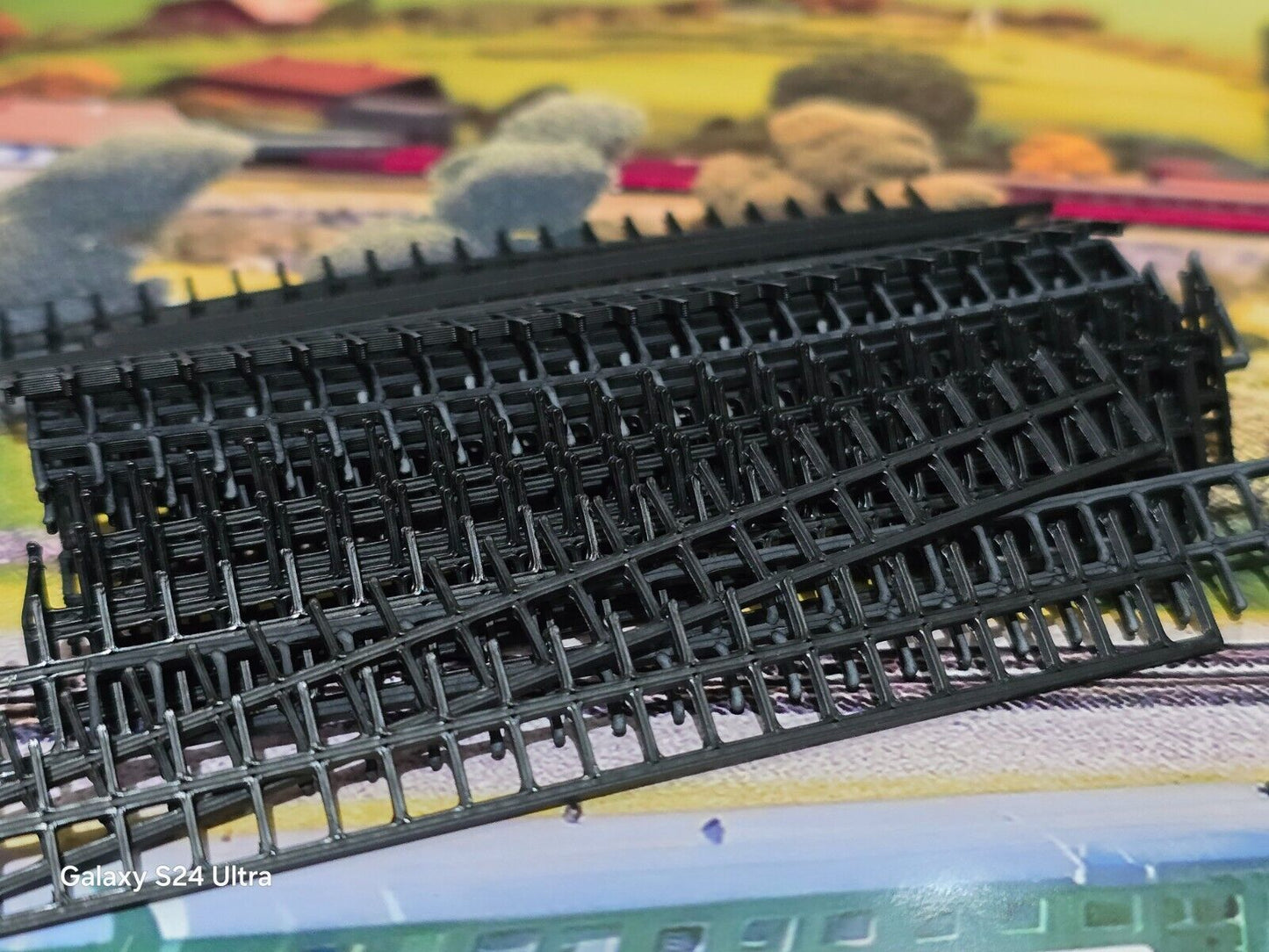 Fencing Railings OO HO Gauge New 25 Pack Black 1:76 Scale Models Train Railway