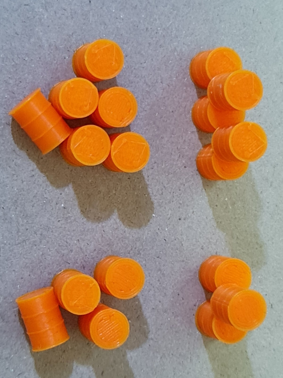 Oil Drum Barrels OO Gauge New Gulf Orange 1:76 Models Train Railway 18 Pack