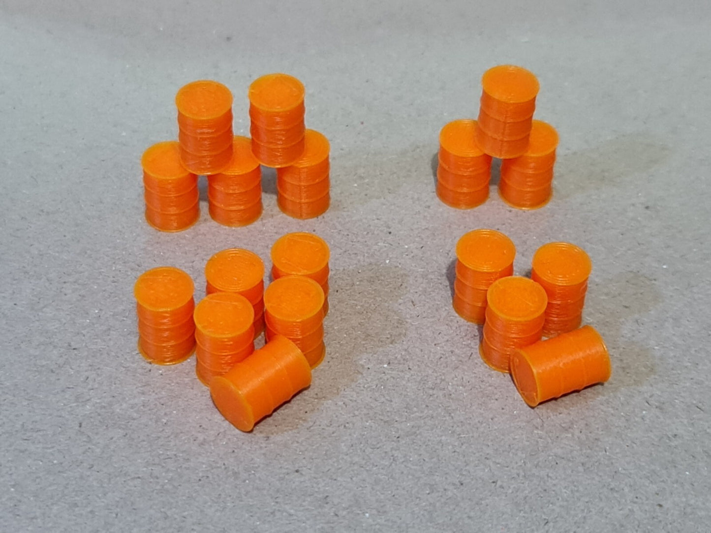 Oil Drum Barrels OO Gauge New Gulf Orange 1:76 Models Train Railway 18 Pack