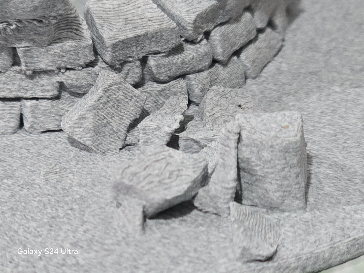 N Gauge 1:148 Scale Model Railway Stone Well on 30mm base Scenery Terrain
