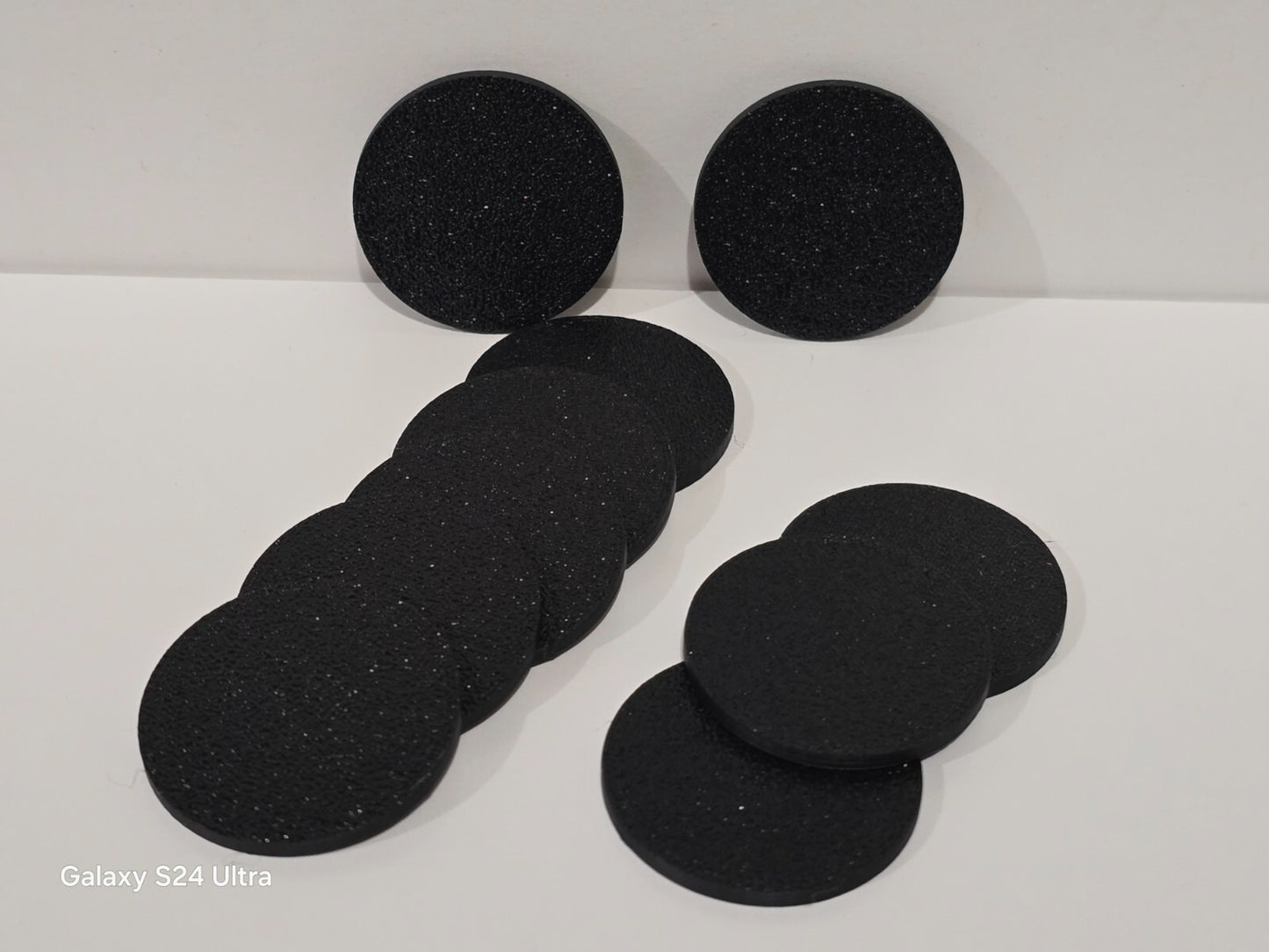 10pcs 40mm Round Small Miniature Model Bases 2mm Deep Thick Circular Base, Black