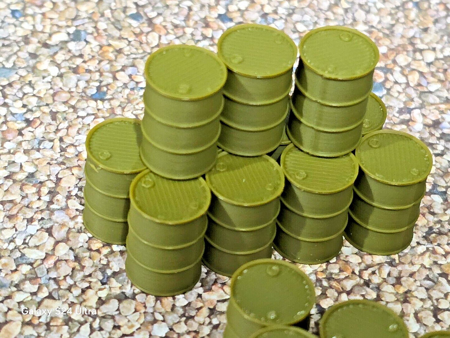 Wargaming Oil Drums Barrels 36 x Army Green 28mm Scale War Games Terrain