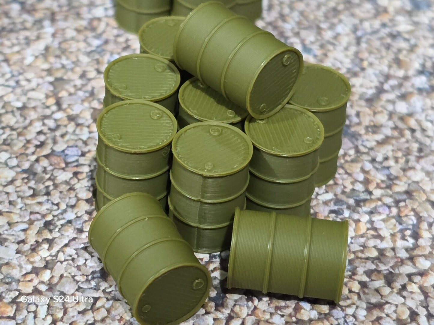 Wargaming Oil Drums Barrels 36 x Army Green 28mm Scale War Games Terrain