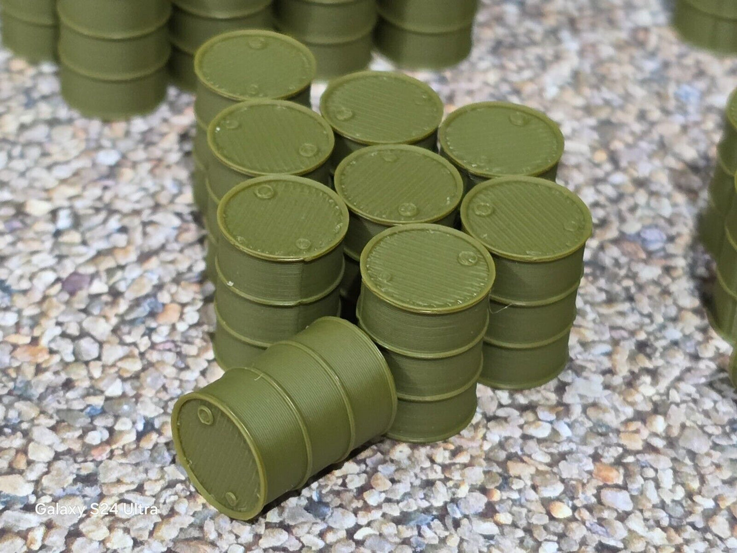 Wargaming Oil Drums Barrels 36 x Army Green 28mm Scale War Games Terrain