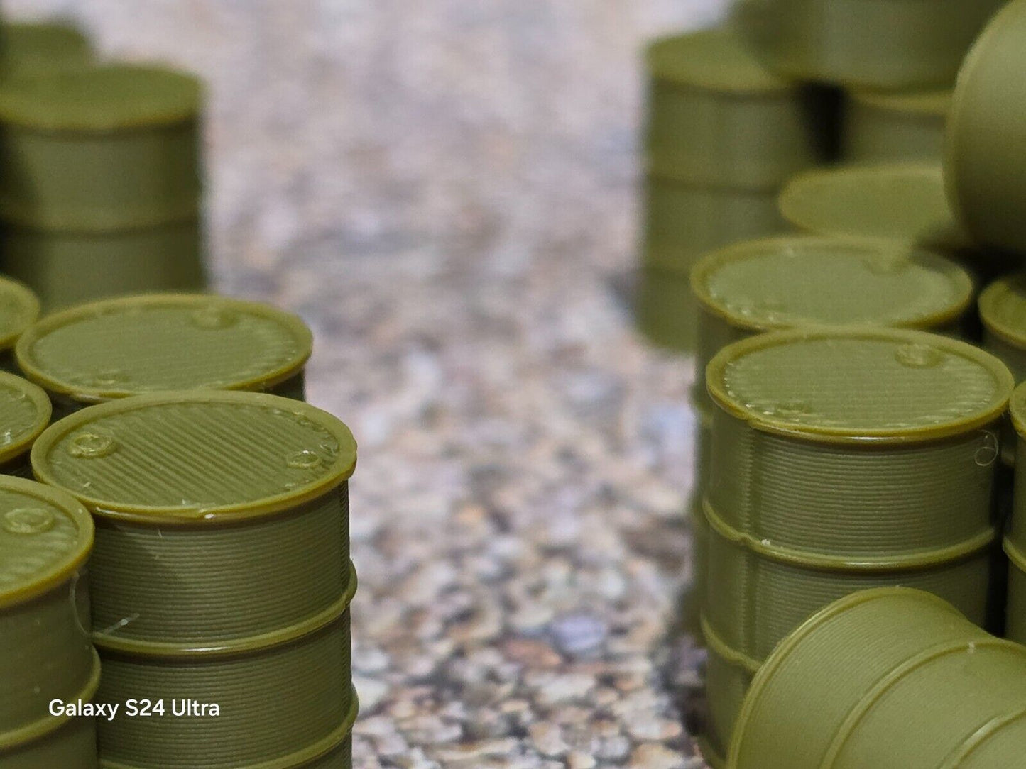 Wargaming Oil Drums Barrels 36 x Army Green 28mm Scale War Games Terrain
