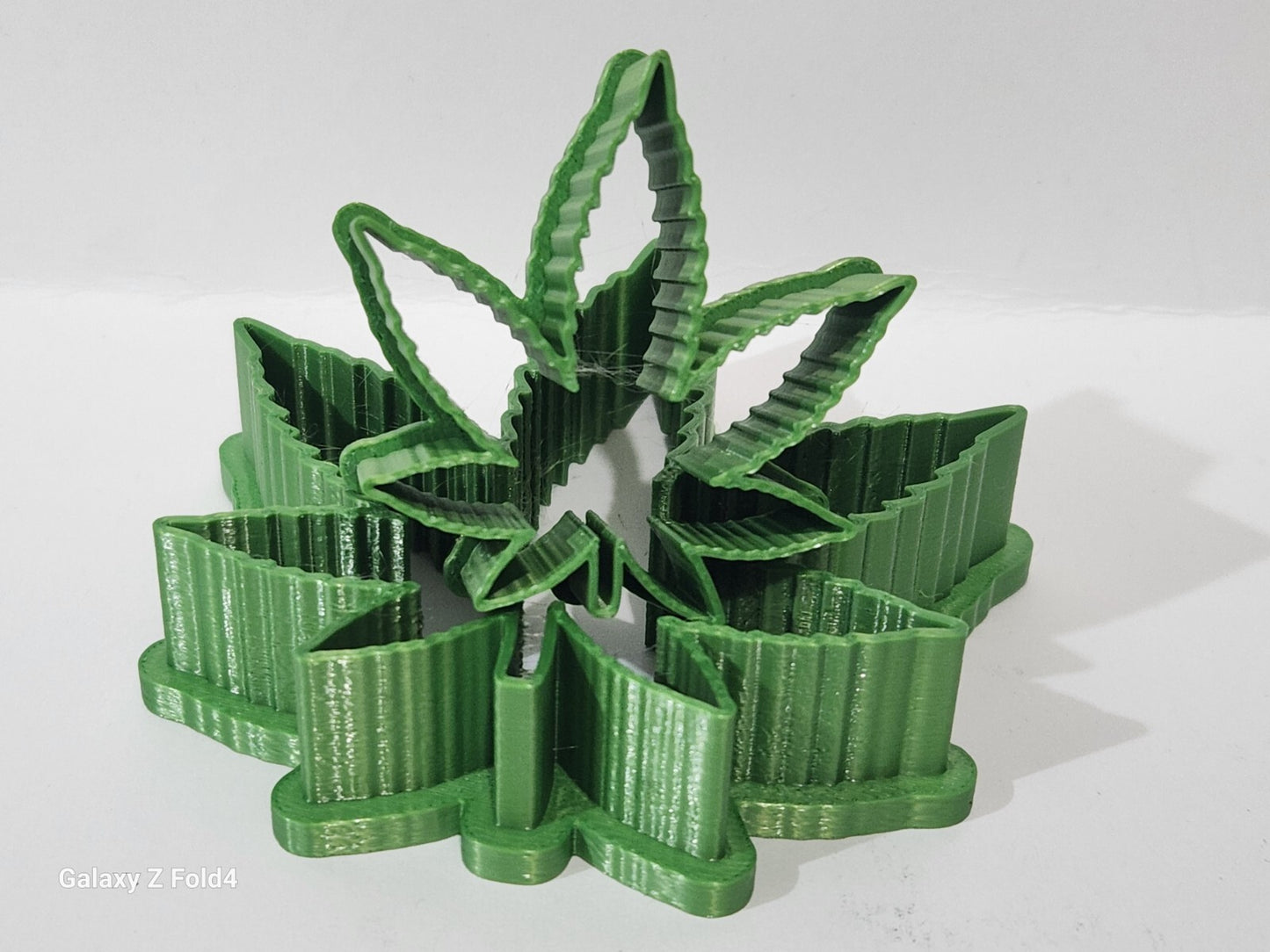 Set of 2 Weed Leaf Shaped Cookie Cutters 52 & 88mm many colours