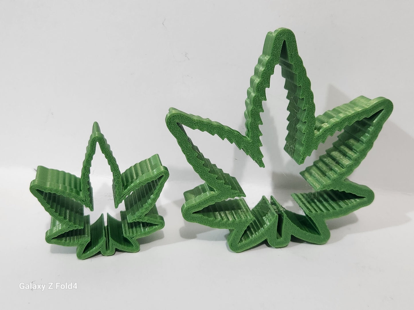 Set of 2 Weed Leaf Shaped Cookie Cutters 52 & 88mm many colours