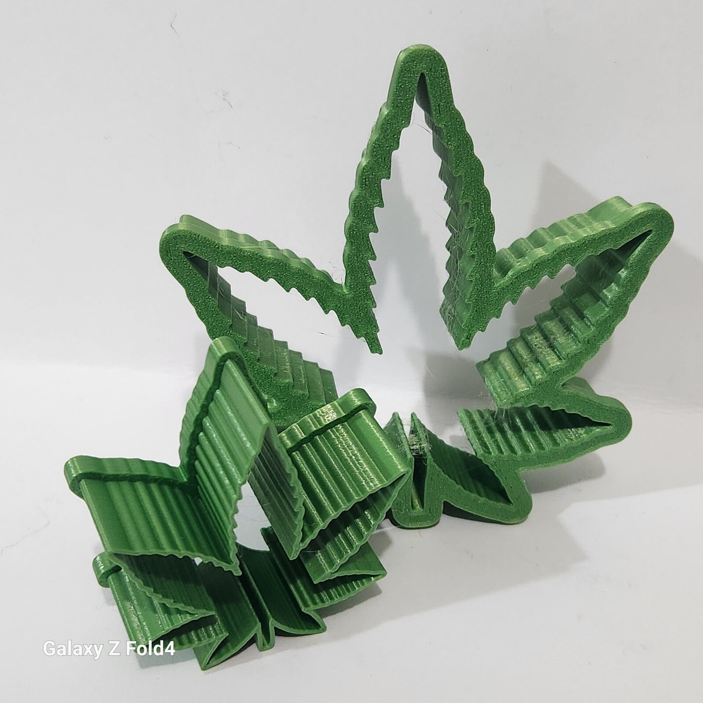 Set of 2 Weed Leaf Shaped Cookie Cutters 52 & 88mm many colours