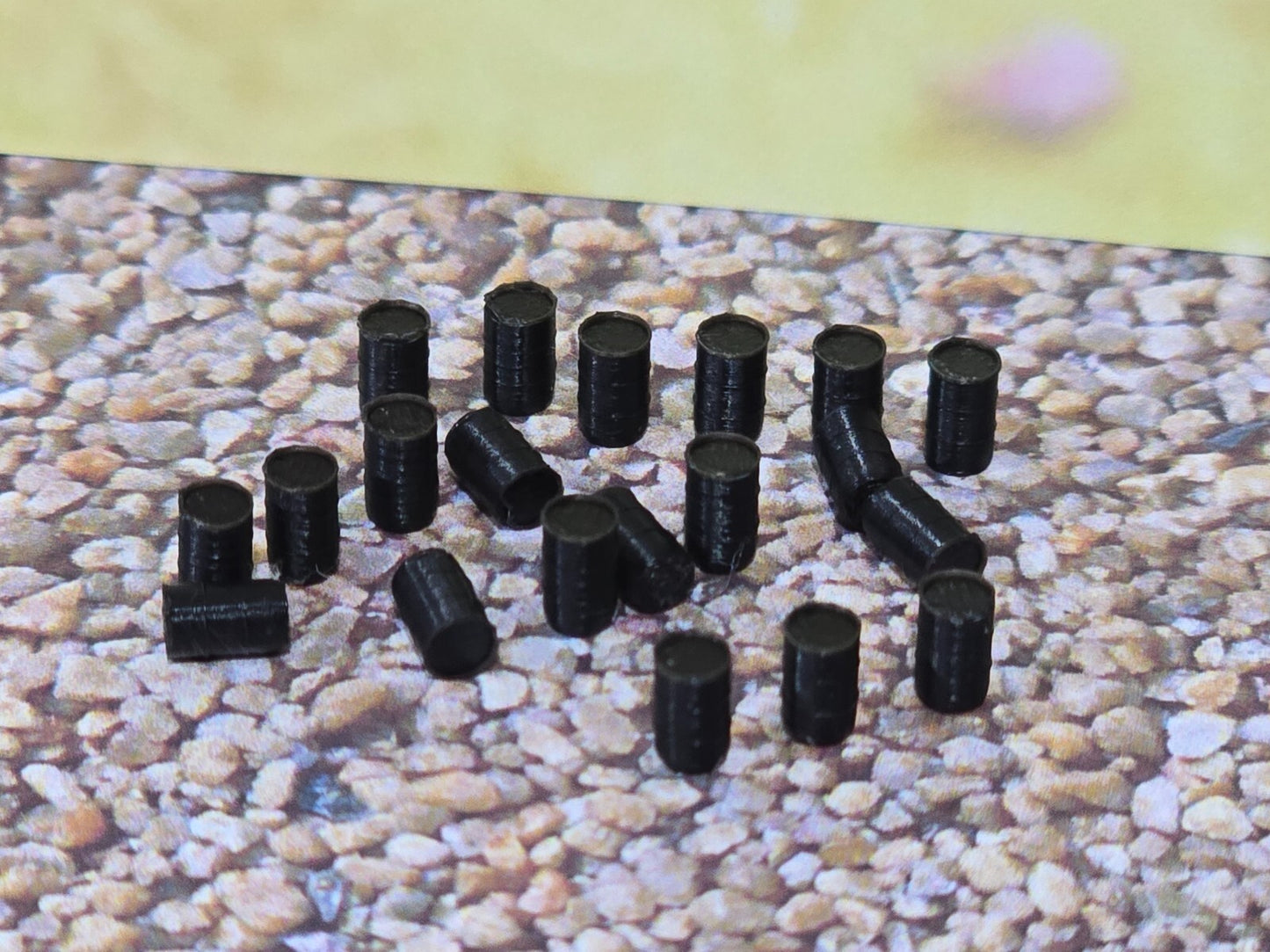 Oil Drums Barrels 200L Black Z Gauge 1:220 Scale Models Train Railway (20 Pack)