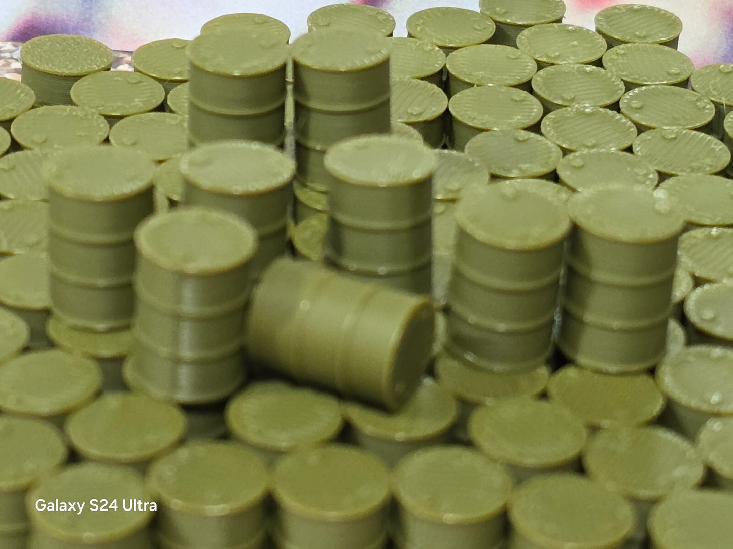Oil Drum Barrels OO Gauge Army Green 1:76 Scale Models Train Railway 100 Pack