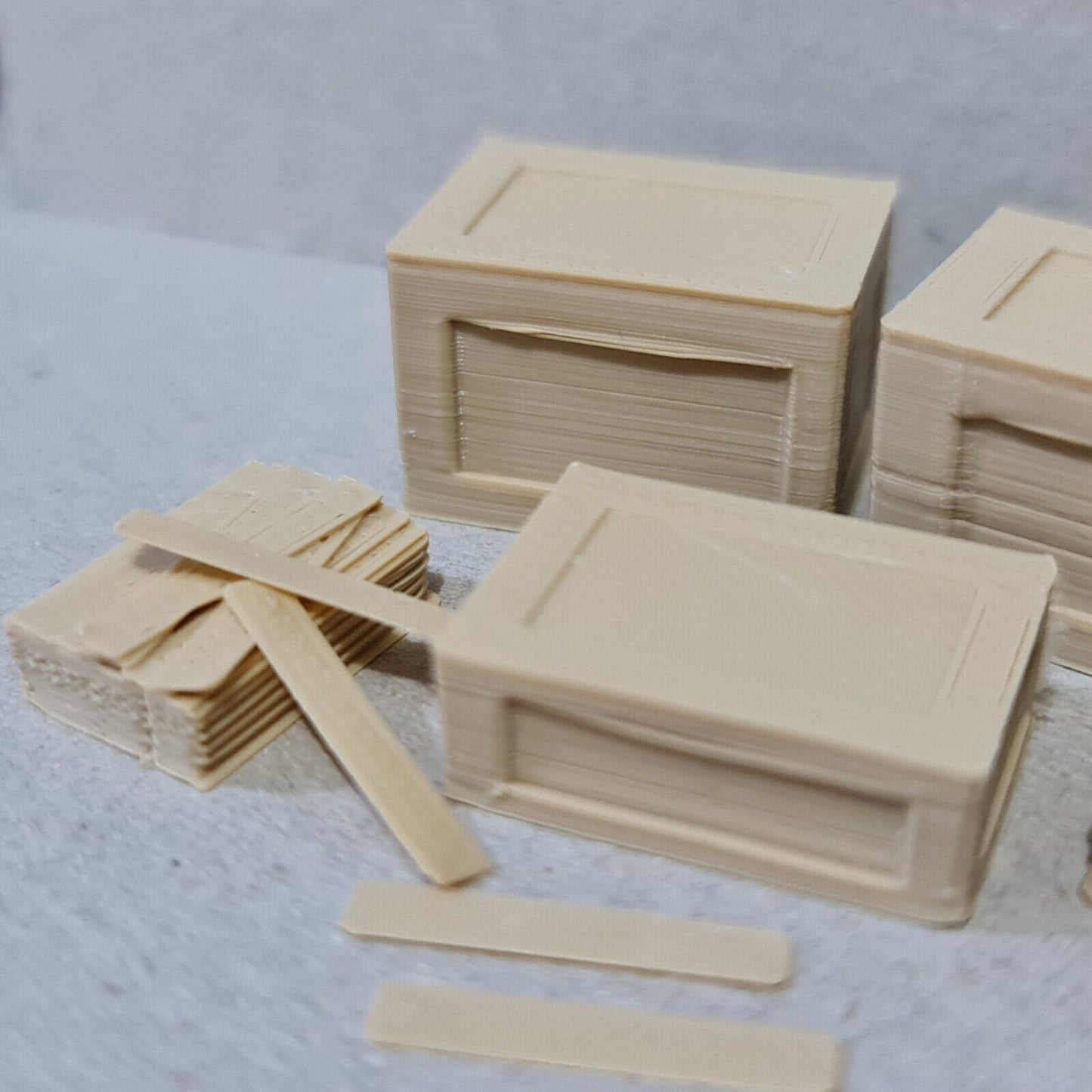 New OO HO Gauge 9pc Wooden Crate & Lumber Set Model Train Railway Freight 1:76
