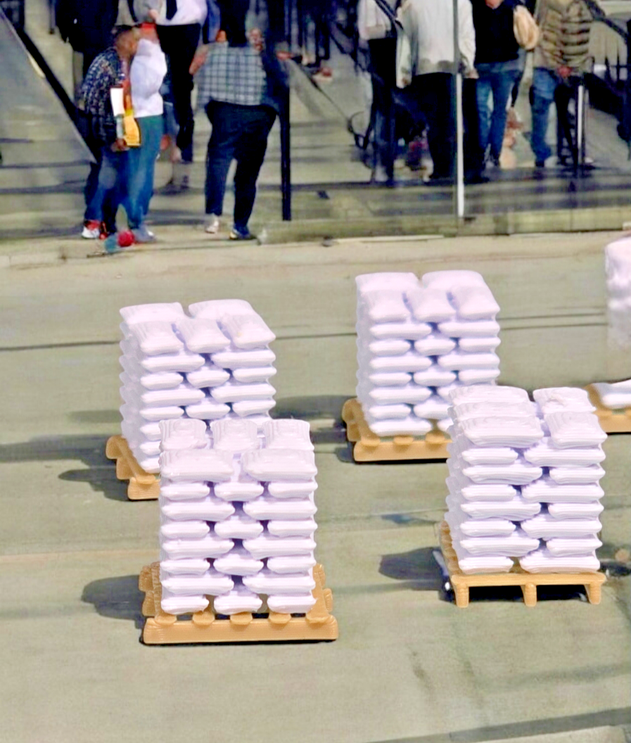 Pallets of white Sacks wood pallet OO Gauge 1:76 Scale Model Railway (6 Pack)