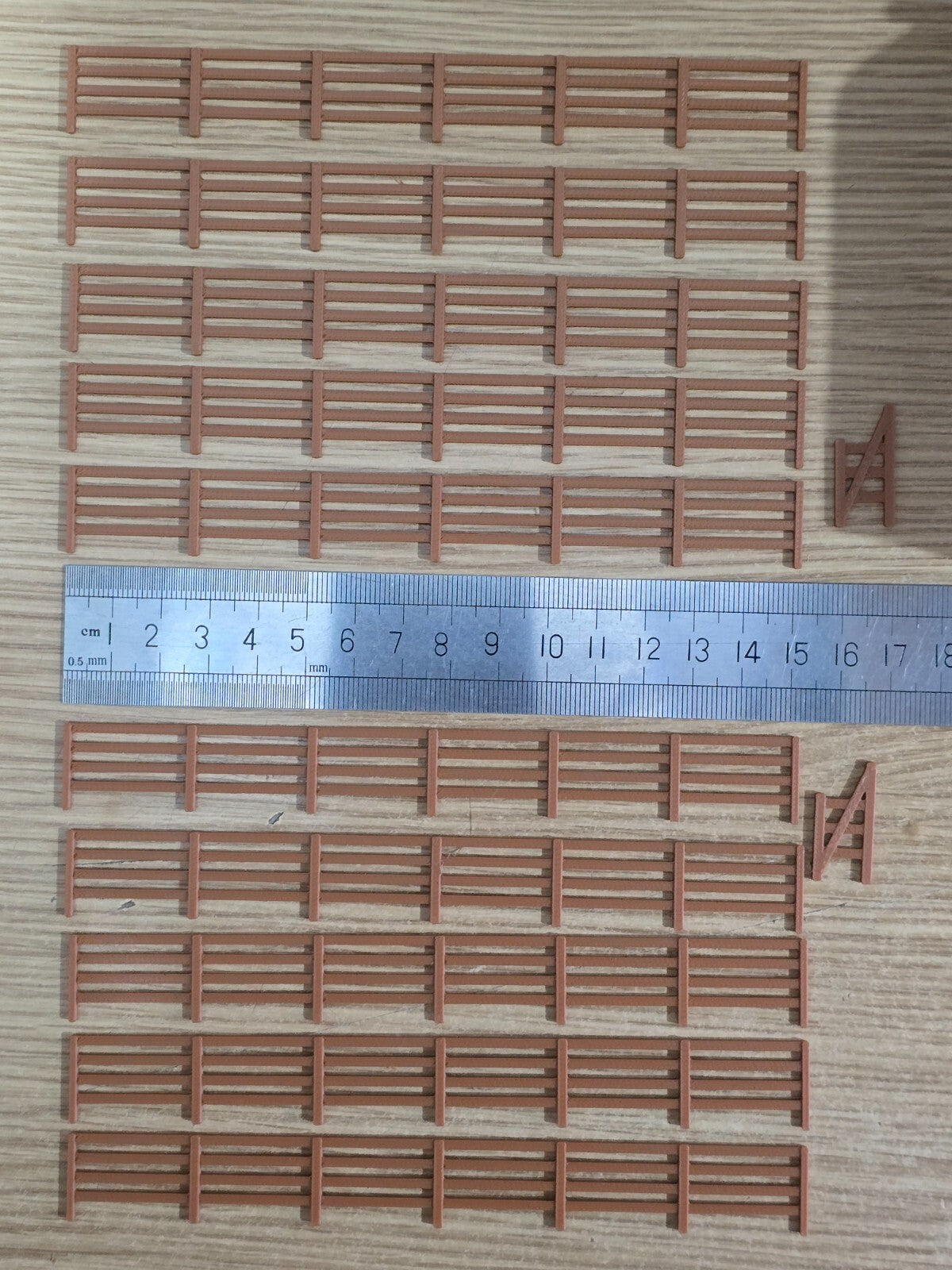 Fencing Railings OO HO New 10 Pack Red-Brown Gauge 1:76 Scale Models Railway
