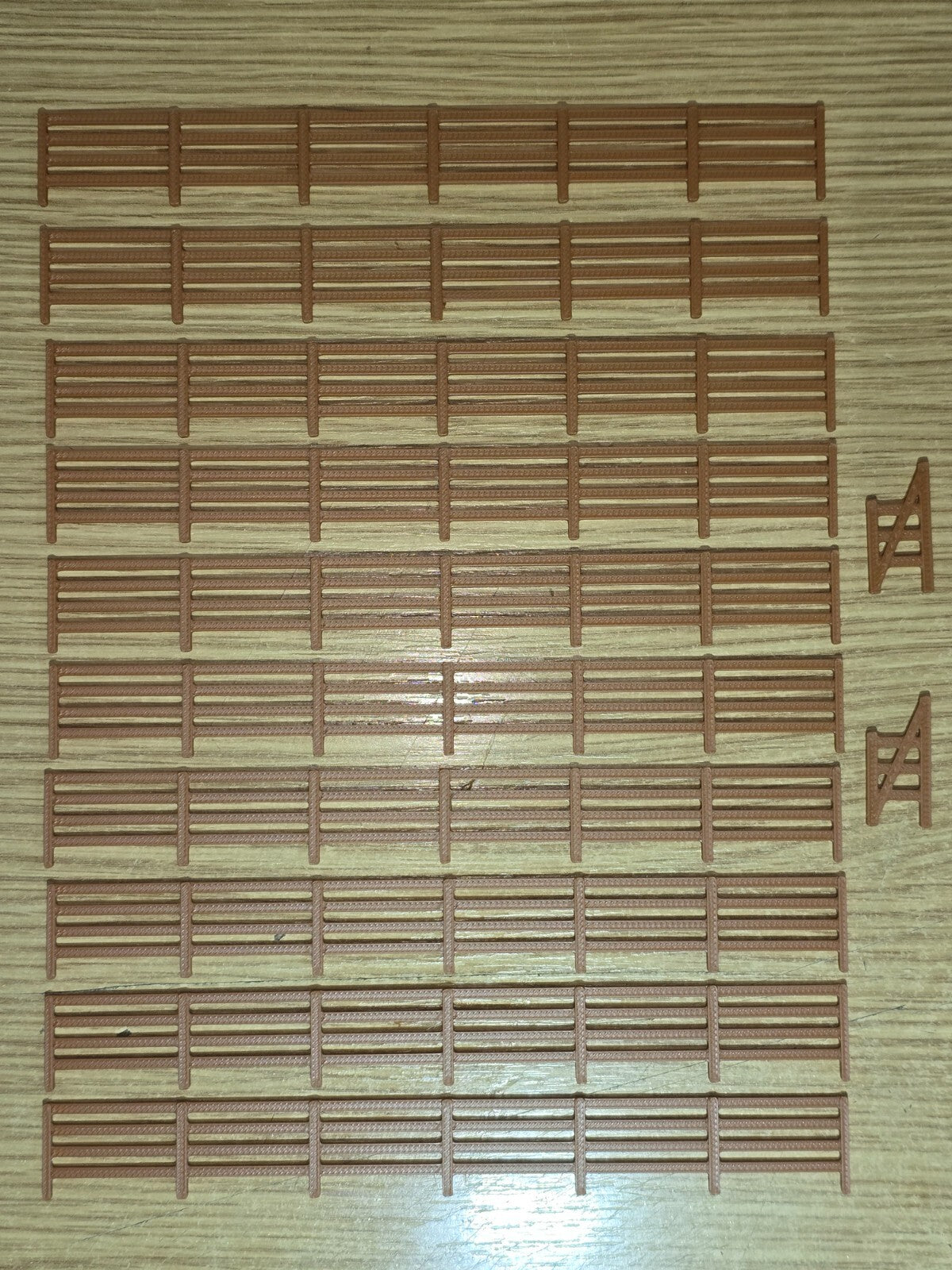 Fencing Railings OO HO New 10 Pack Red-Brown Gauge 1:76 Scale Models Railway