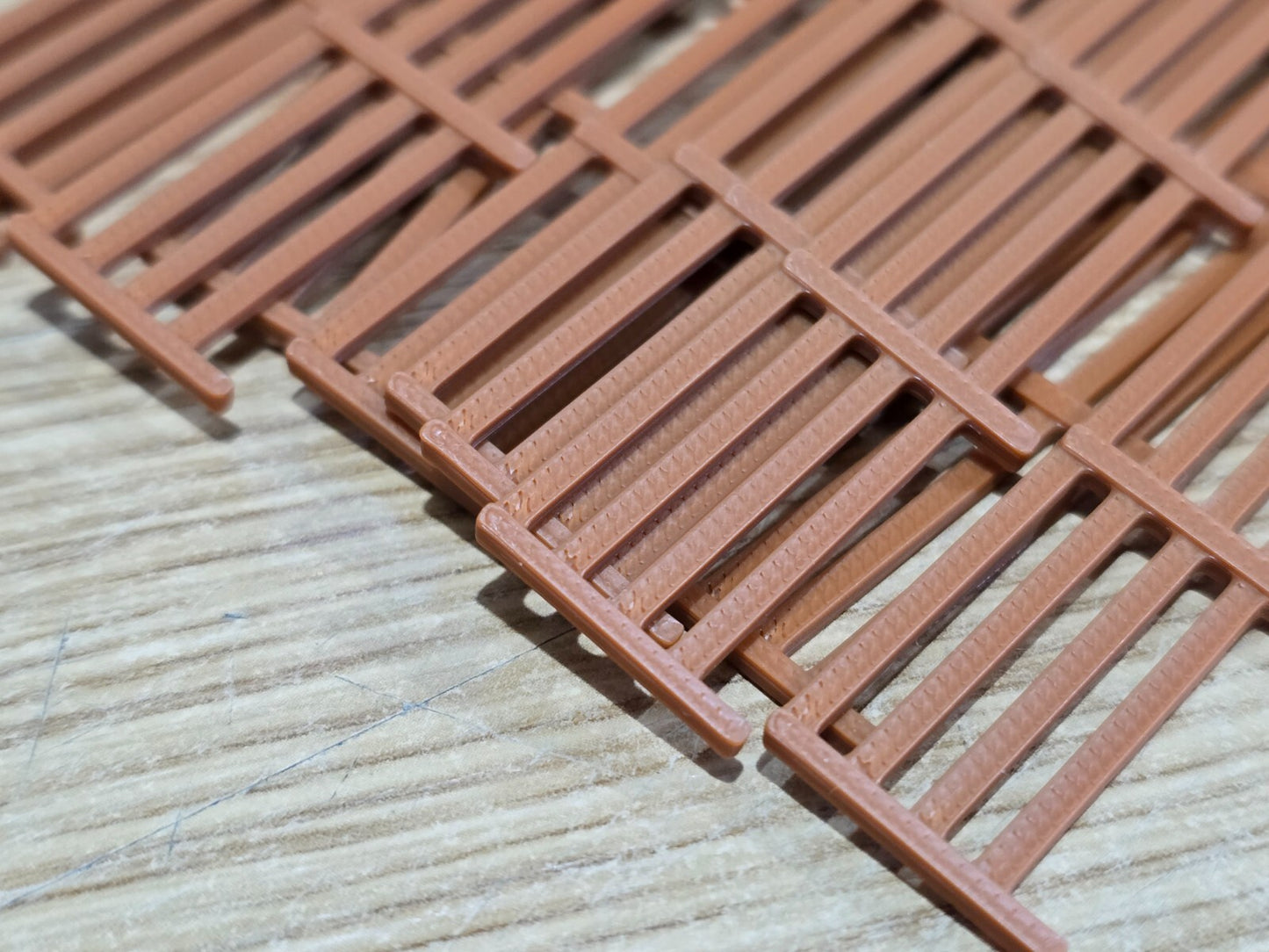 Fencing Railings OO HO New 10 Pack Red-Brown Gauge 1:76 Scale Models Railway