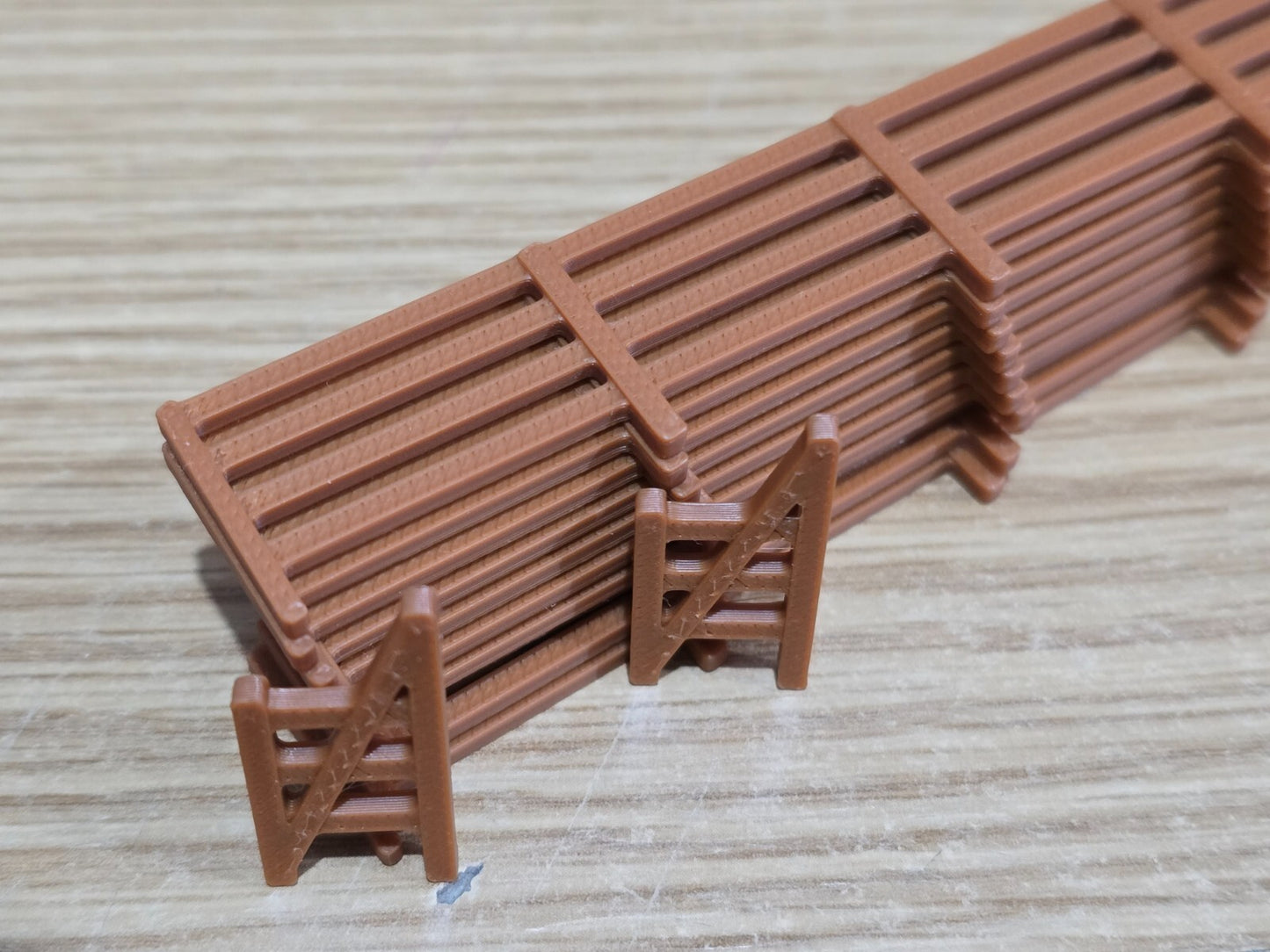 Fencing Railings OO HO New 10 Pack Red-Brown Gauge 1:76 Scale Models Railway