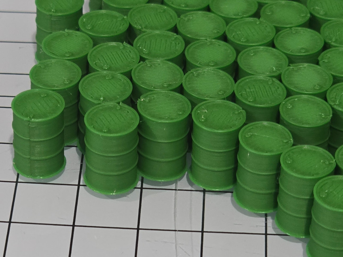 Oil Drum Barrels OO Gauge Green 1:76 Scale Models Train Railway 100 Pack