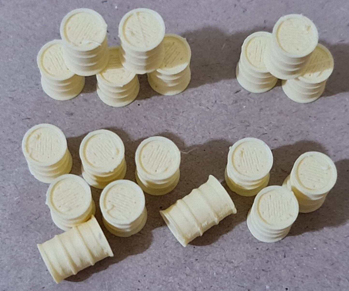 Oil Drum Barrels OO Gauge New Chemical 1:76 Scale Models Train Railway 18 Pack