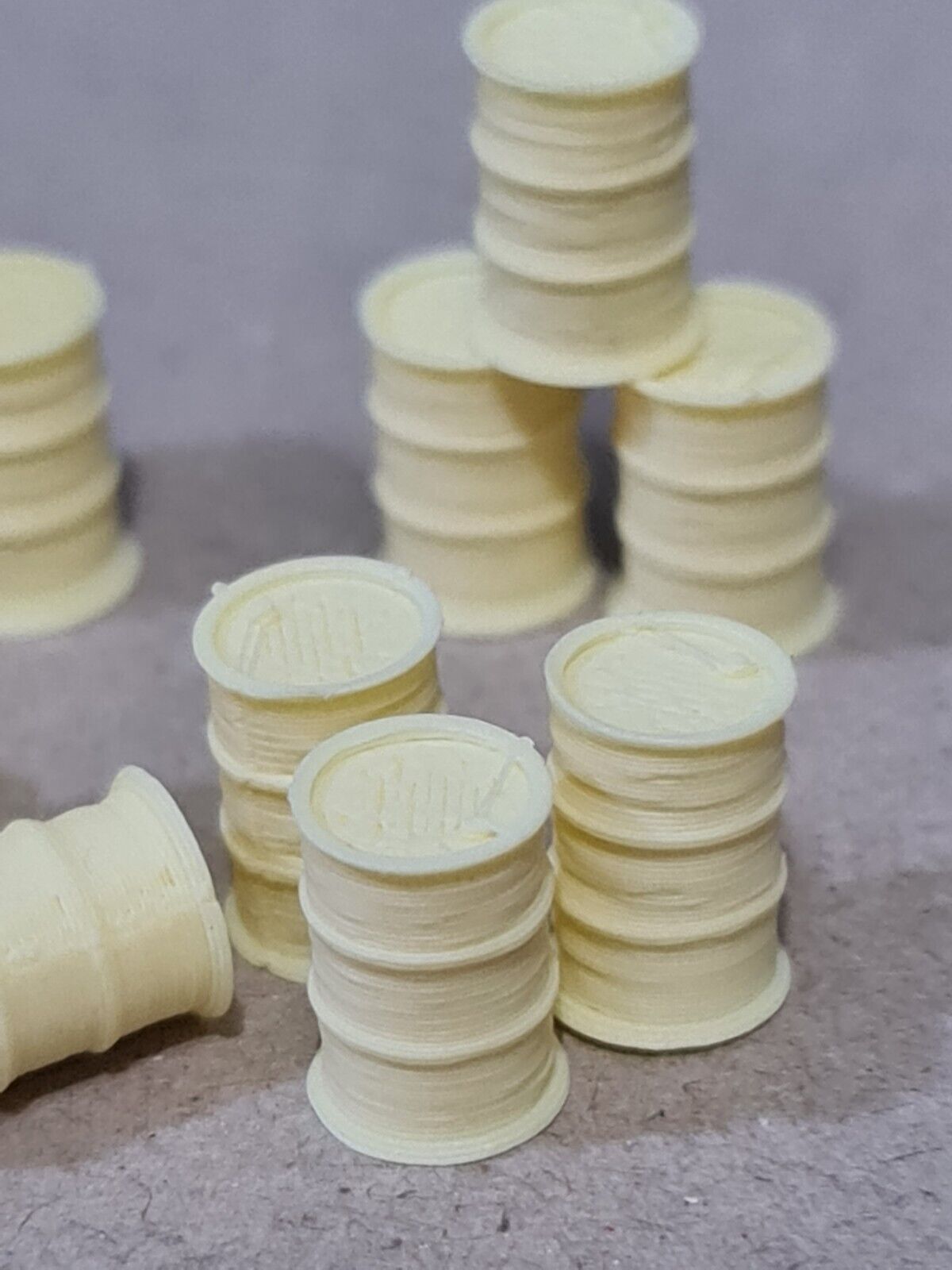 Oil Drum Barrels OO Gauge New Chemical 1:76 Scale Models Train Railway 18 Pack