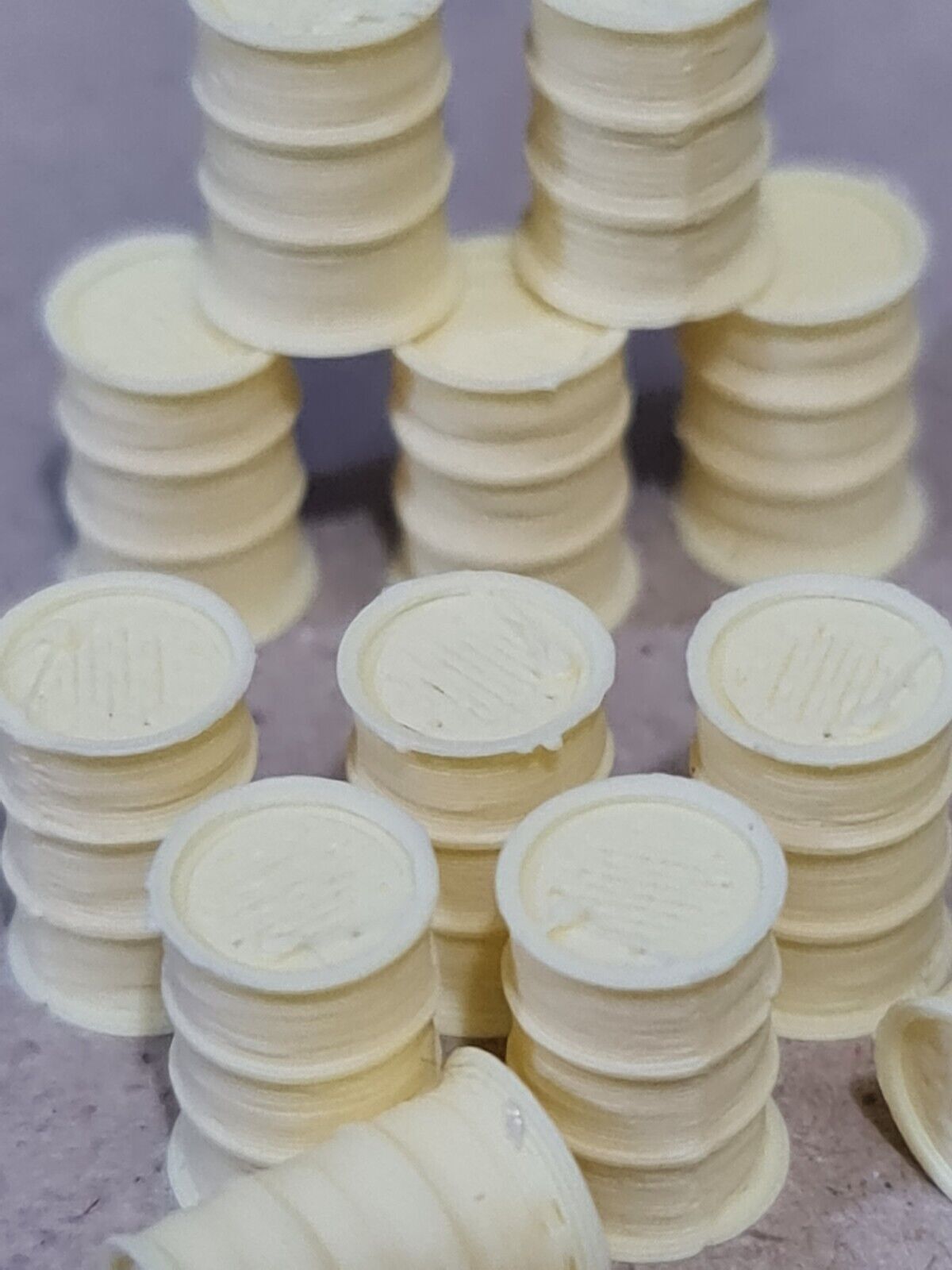 Oil Drum Barrels OO Gauge New Chemical 1:76 Scale Models Train Railway 18 Pack