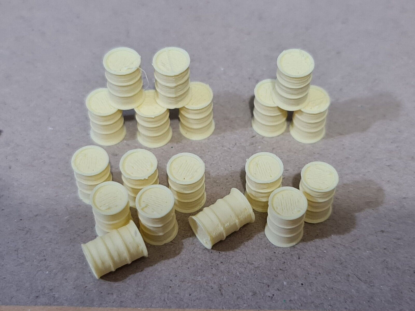 Oil Drum Barrels OO Gauge New Chemical 1:76 Scale Models Train Railway 18 Pack