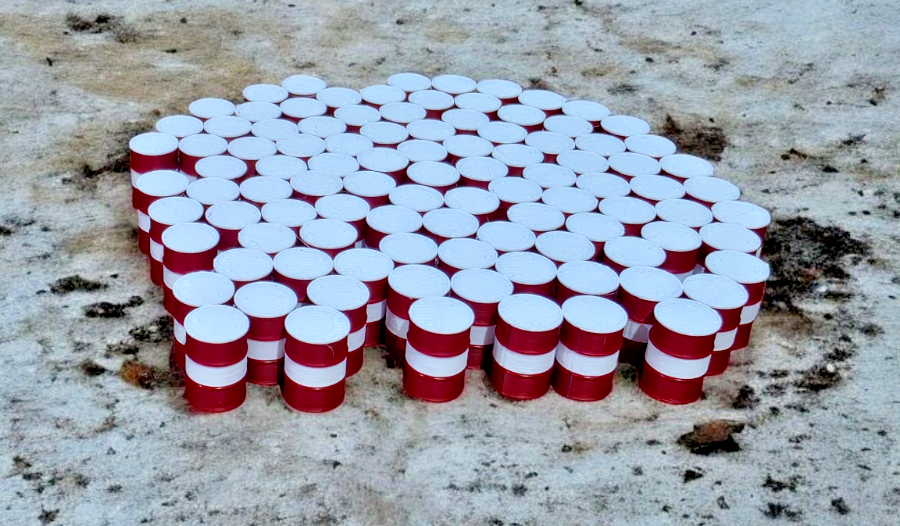 Oil Drum Barrels OO Gauge 1:76 Scale Pack of 100 Dark Red & White Esso Style