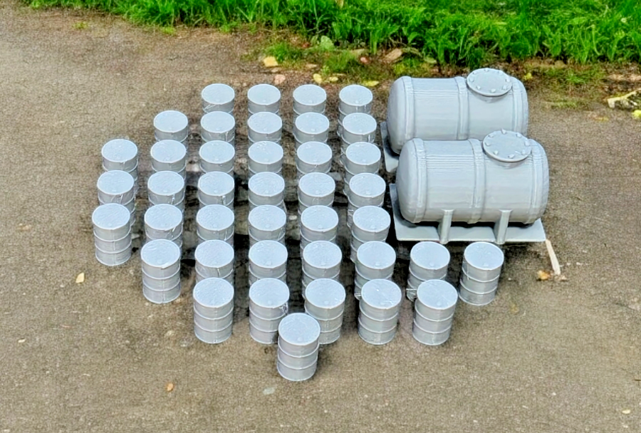 Oil Drums Oil Fuel Tanks x 40 : x 2 Model Railway Scenery OO Gauge 1:76 Scale