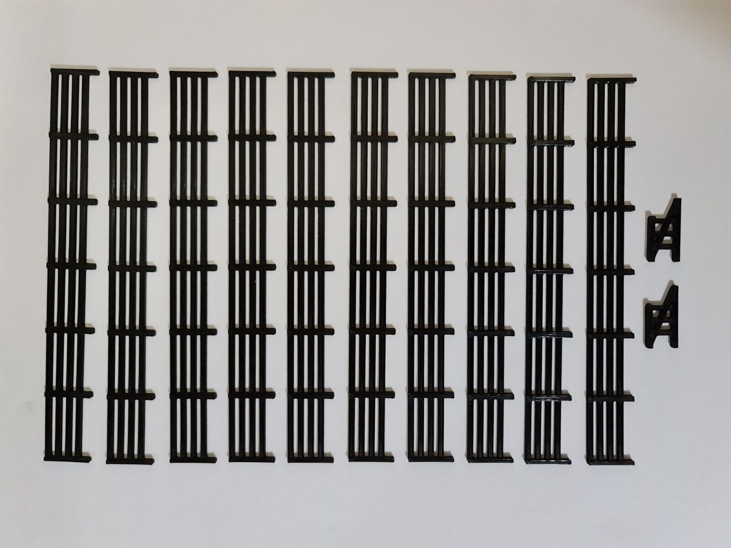 Fencing Railings OO HO New 10 Pack Black Gauge 1:76 Scale Models Train Railway