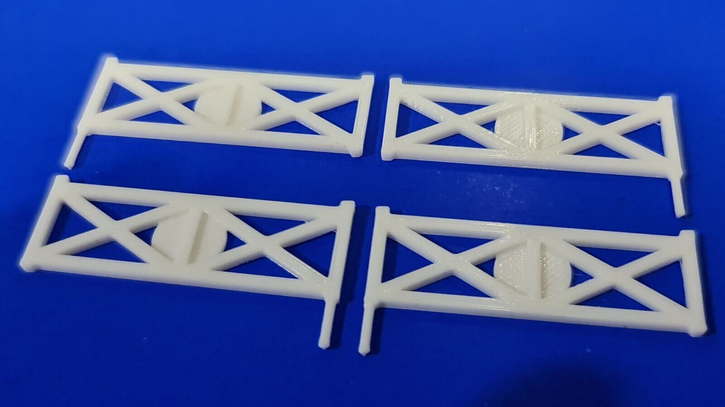 New 4 Pack (2 pairs) White OO/HO Gauge Level Crossing Gates 1:76 Scale
