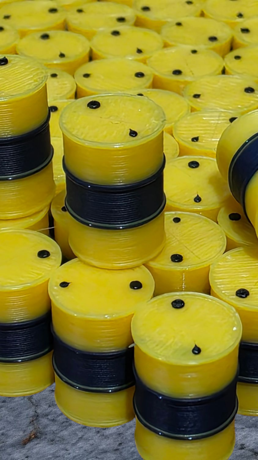 Oil Drum Barrels OO Gauge 50 x Yellow-Blue Duckhams Oils Style Model Scenery