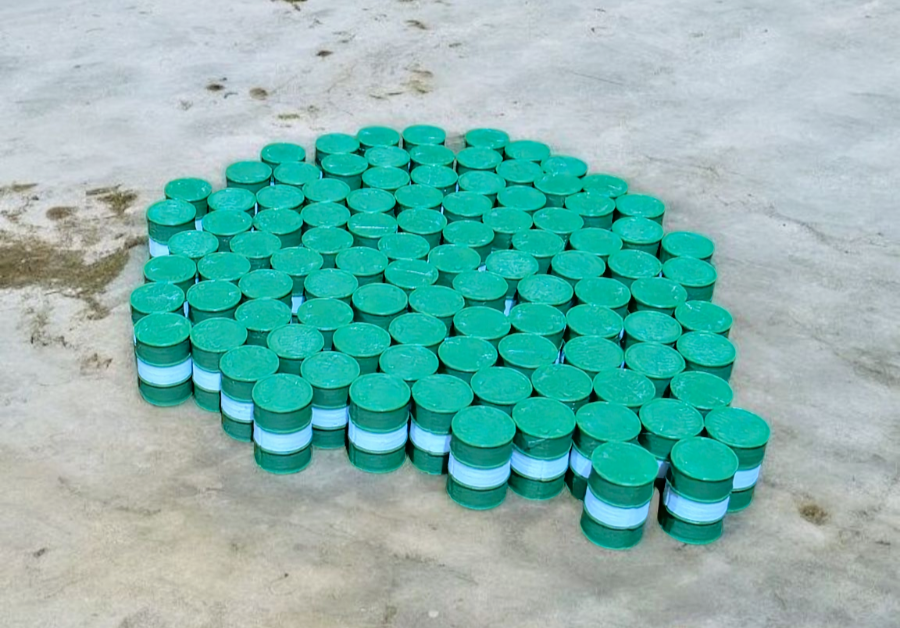 Oil Drum Barrels OO Gauge 50 x Green & White Castrol Style Model Scenery