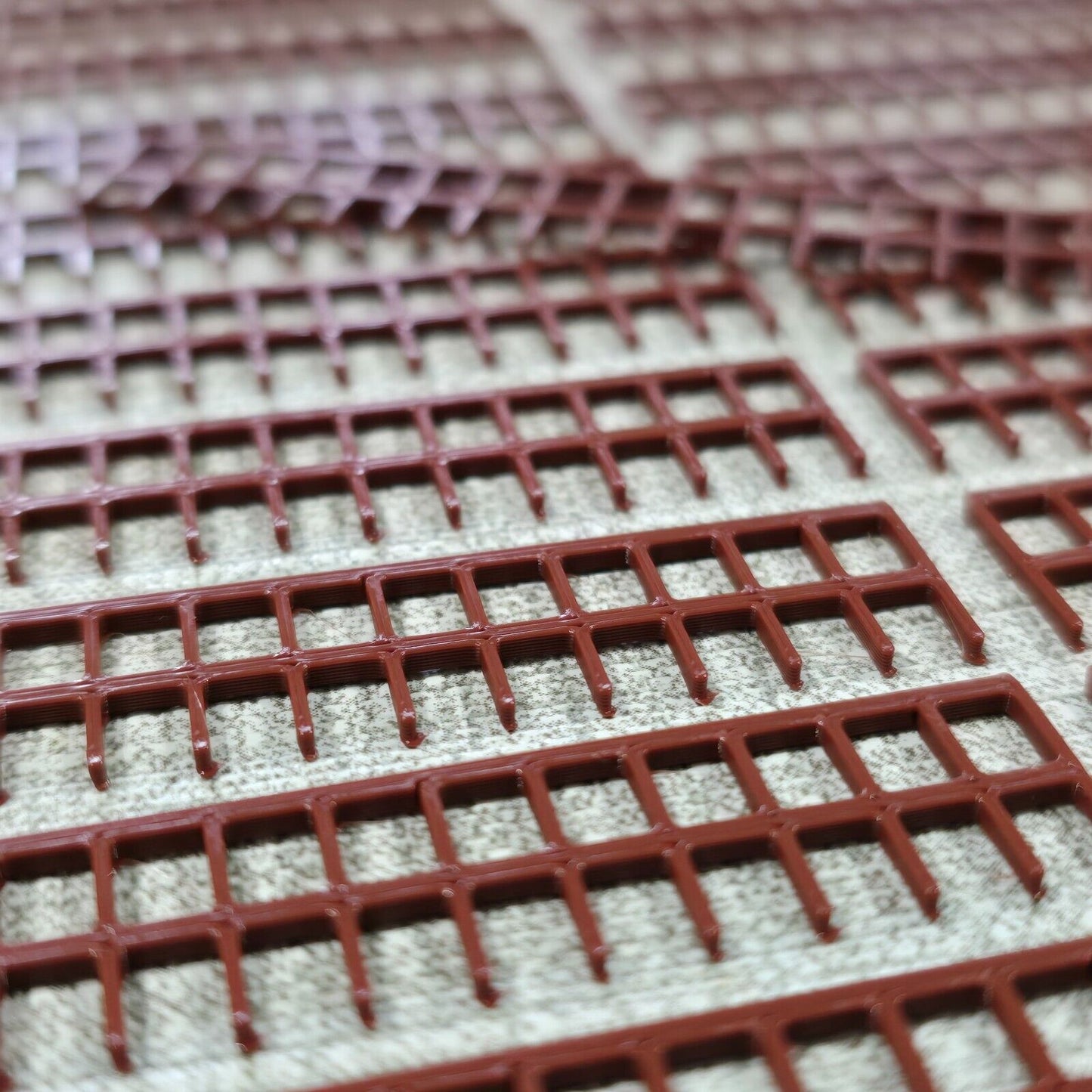 Fencing Railings OO HO Gauge New 25 Pack Red Oxide 1:76 Scale Models Railway