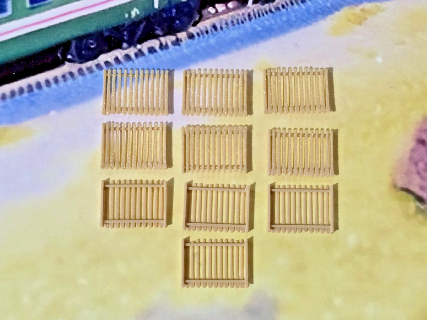 Garden Fencing 6ft Z Gauge New 10 Pack Wood 1:220 Scale Models Train Railway